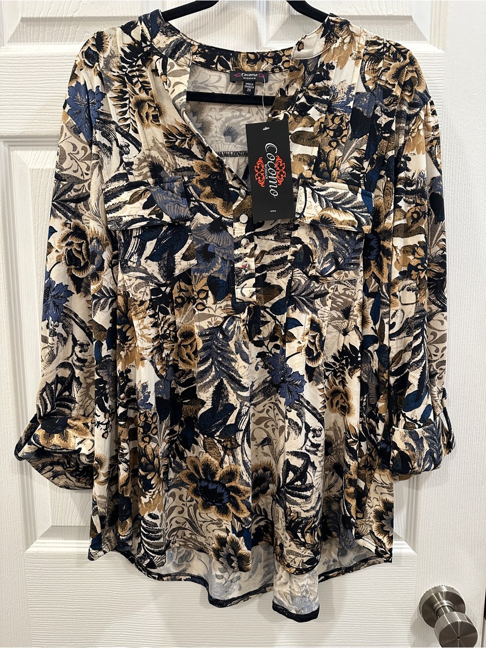 Cocomo Woman pintuck Floral  blouse Size 2X NWT